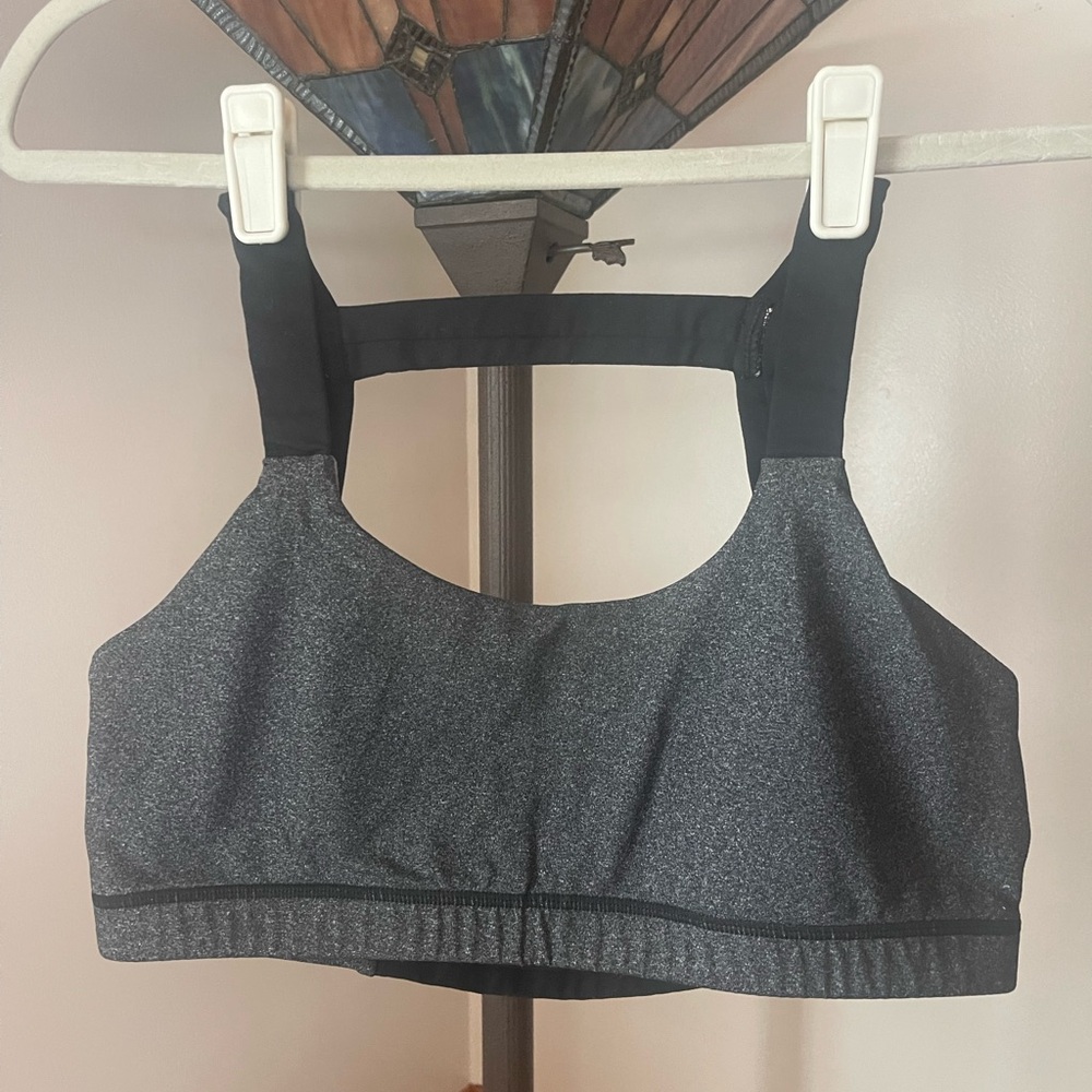 Born Primitive Moxie Black and Gray Sports Bra size XL like new